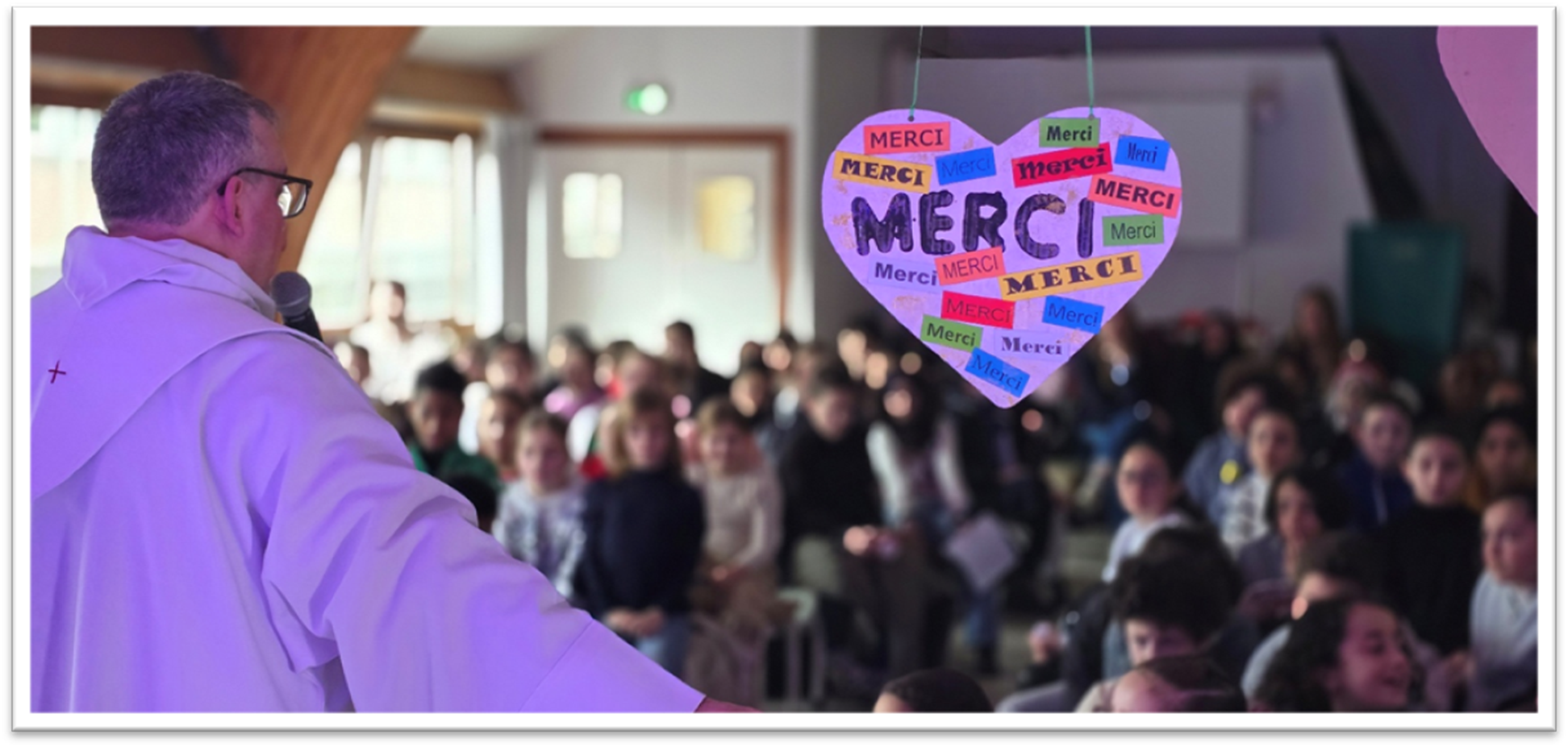 Une image contenant habits, Visage humain, personne, homme

Le contenu g�n�r� par l�IA peut �tre incorrect.